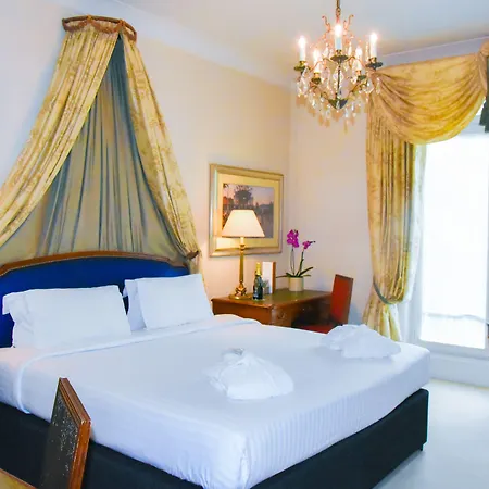 M Social Hotel 4*